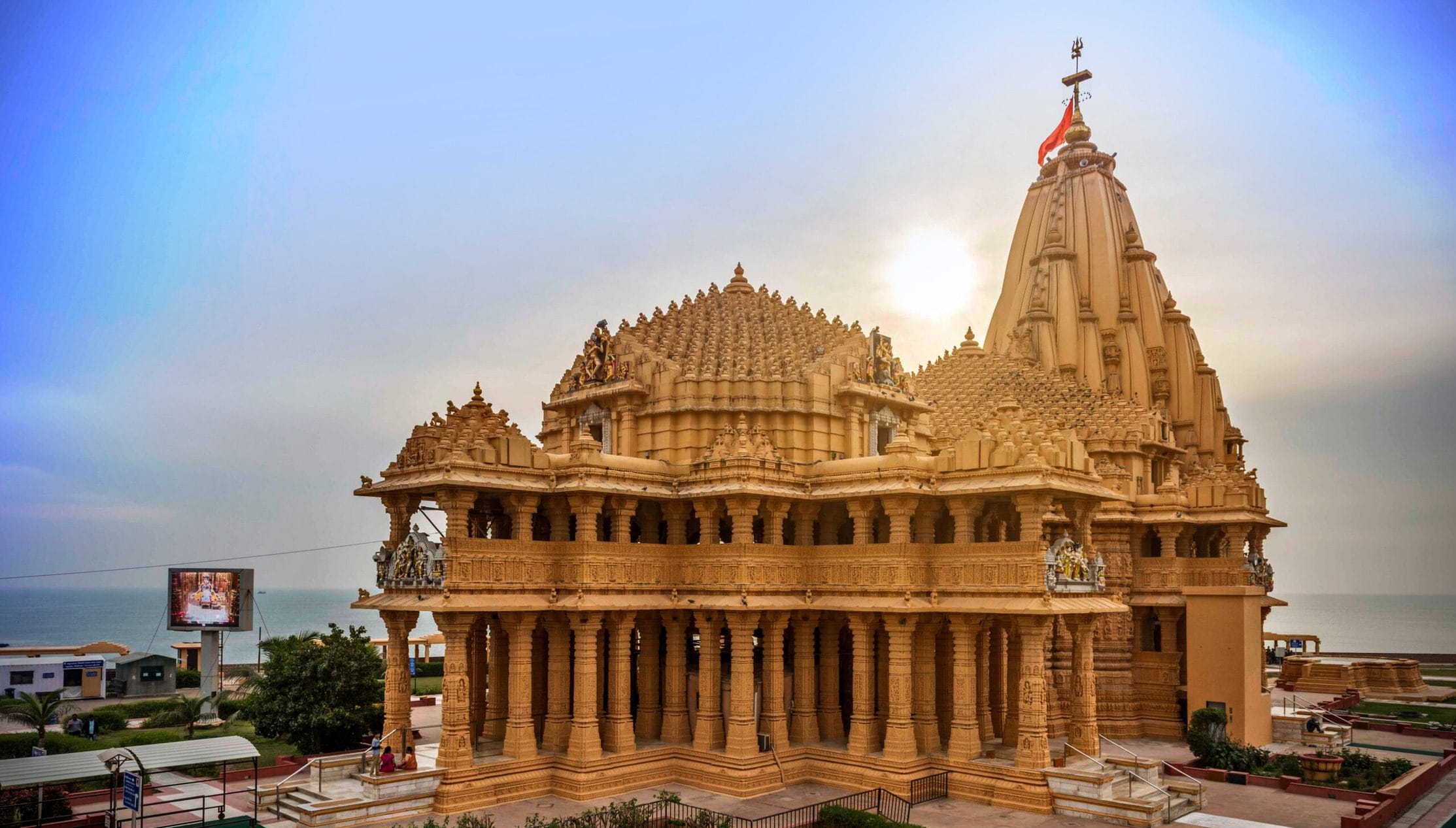 Day 2: JAMNAGAR – DWARKA (150KM/3HRS)